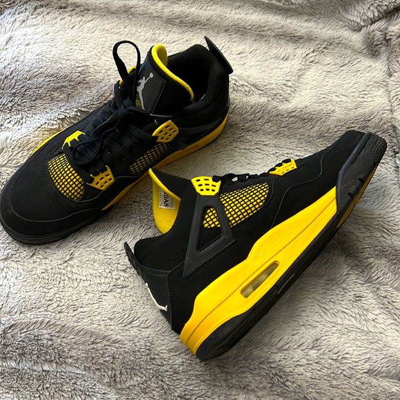 Air Jordan 4 Retro “thunder” sneakers 2012 size 10 - Picture 6 of 12
